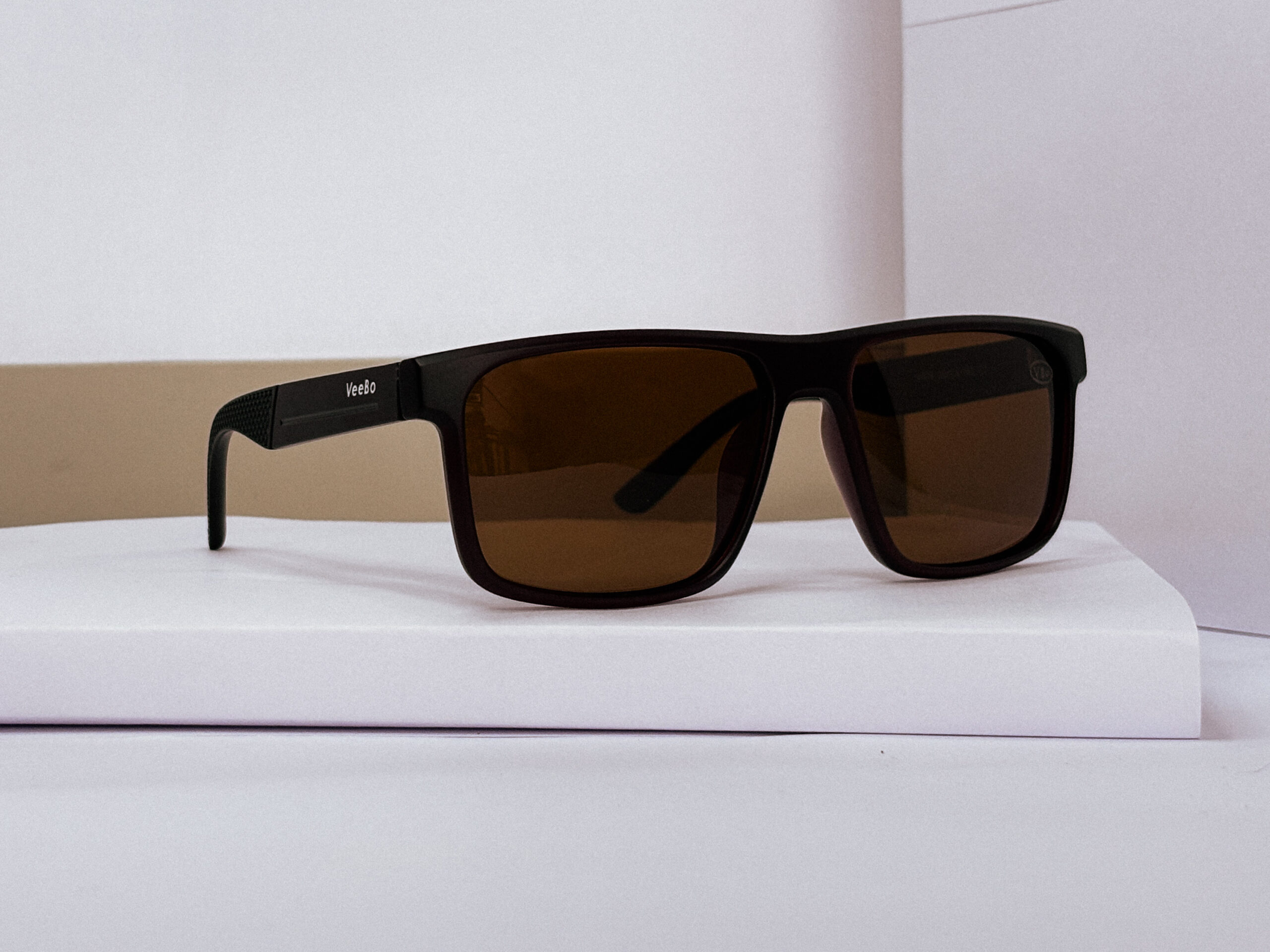 Veebo Impacto Marrom